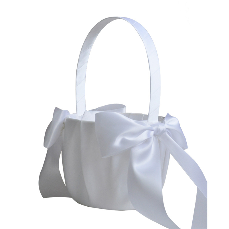 Witte bloemenmeisjesmand met p - Wedding Hampers recensie en prijs